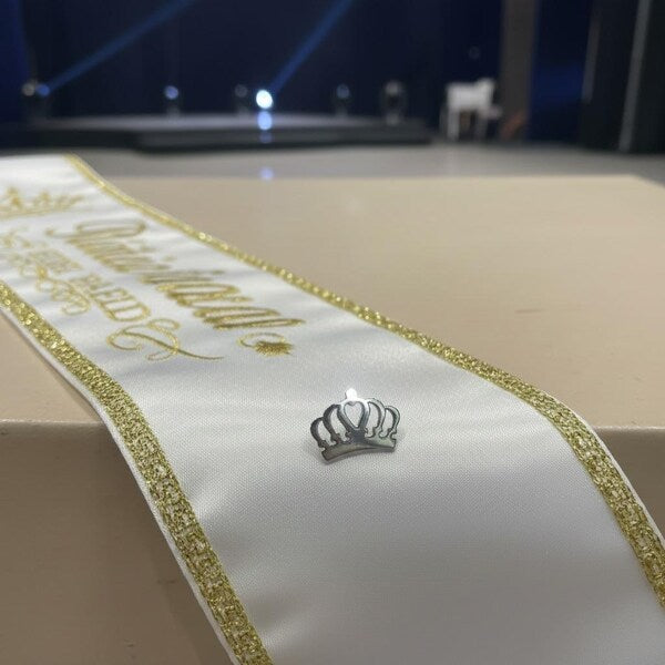 Crown sash pin gift set